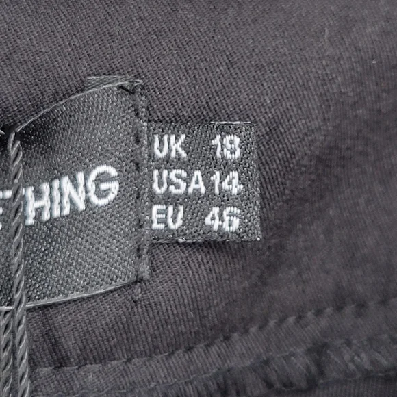 PrettyLittleThing Shape Black Buckle Detail Cargo Wide Leg Pants, Size 14 - Picture 11 of 16